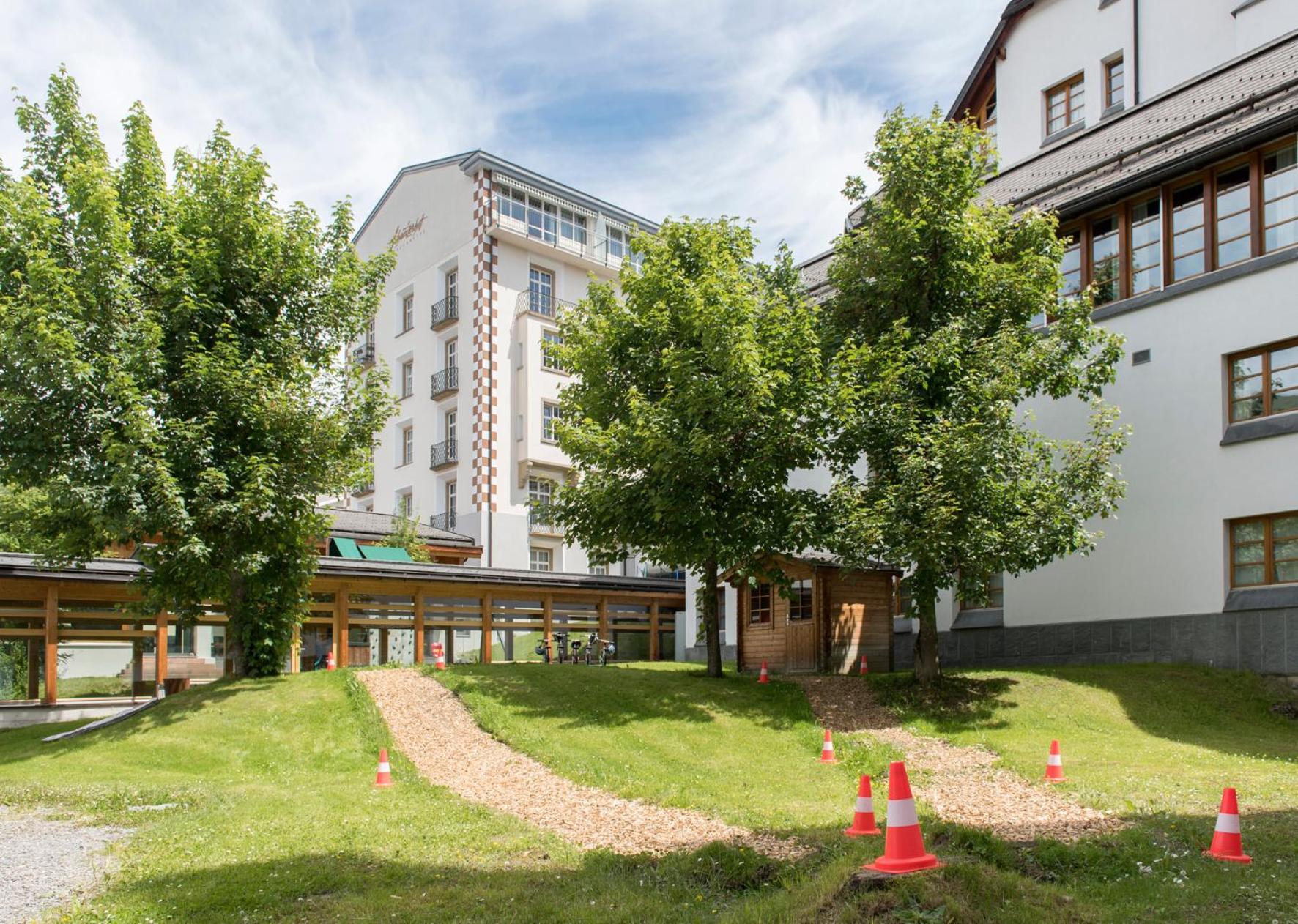 Hotel Schweizerhof Lenzerheide Exteriör bild